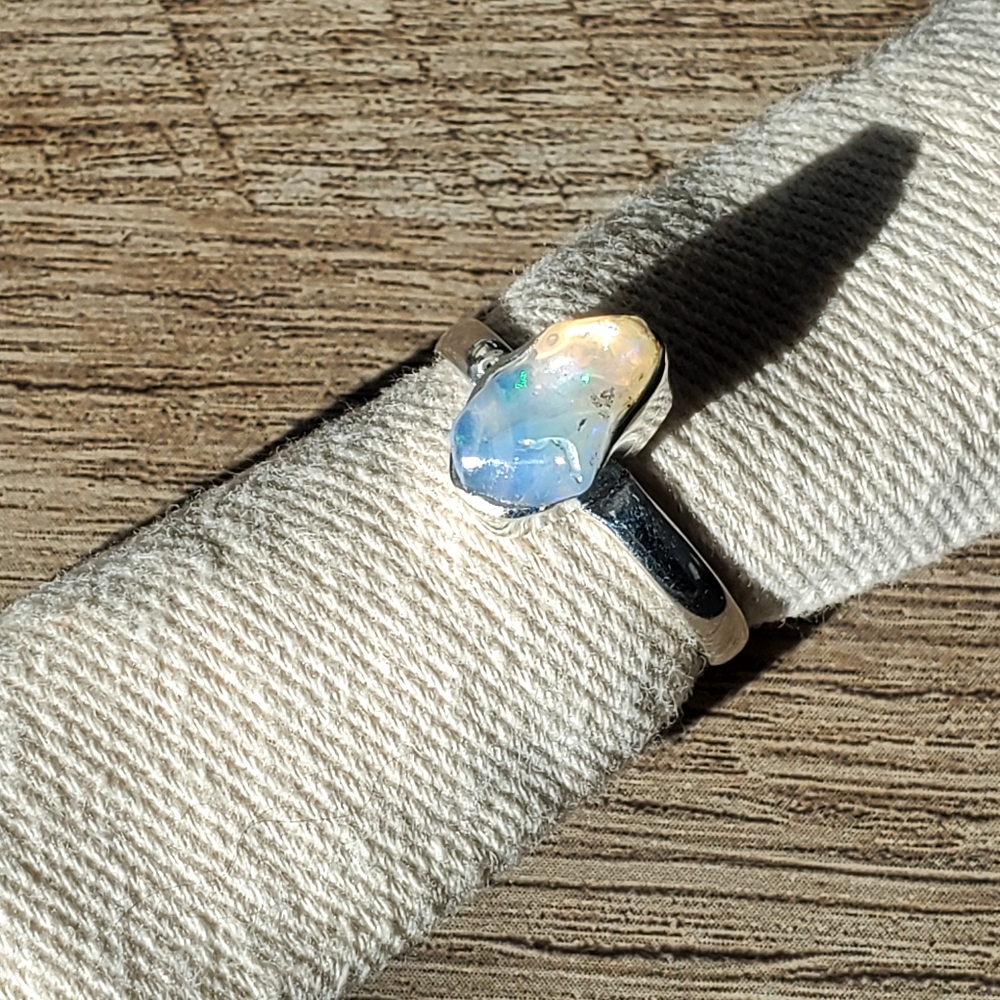 Natural Ethiopian Opal Set in 925 Solid Sterling Silver Ring - Picture 2 of 12